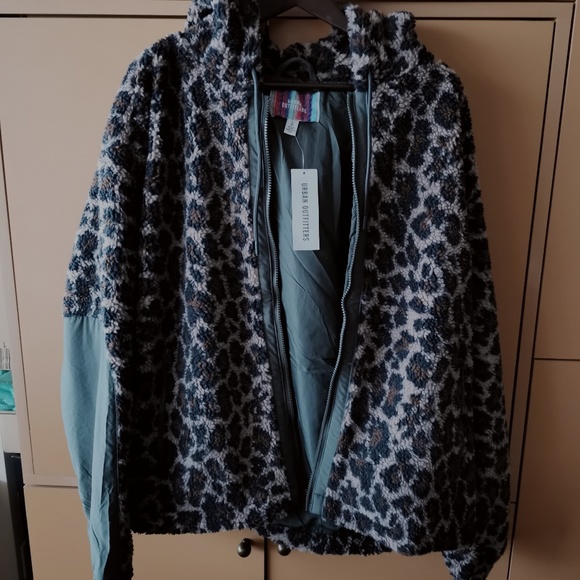 URBAN OUTFITTERS UO Patterned Fleece Hooded Jacket - NWT (L) - Picture 10 of 16